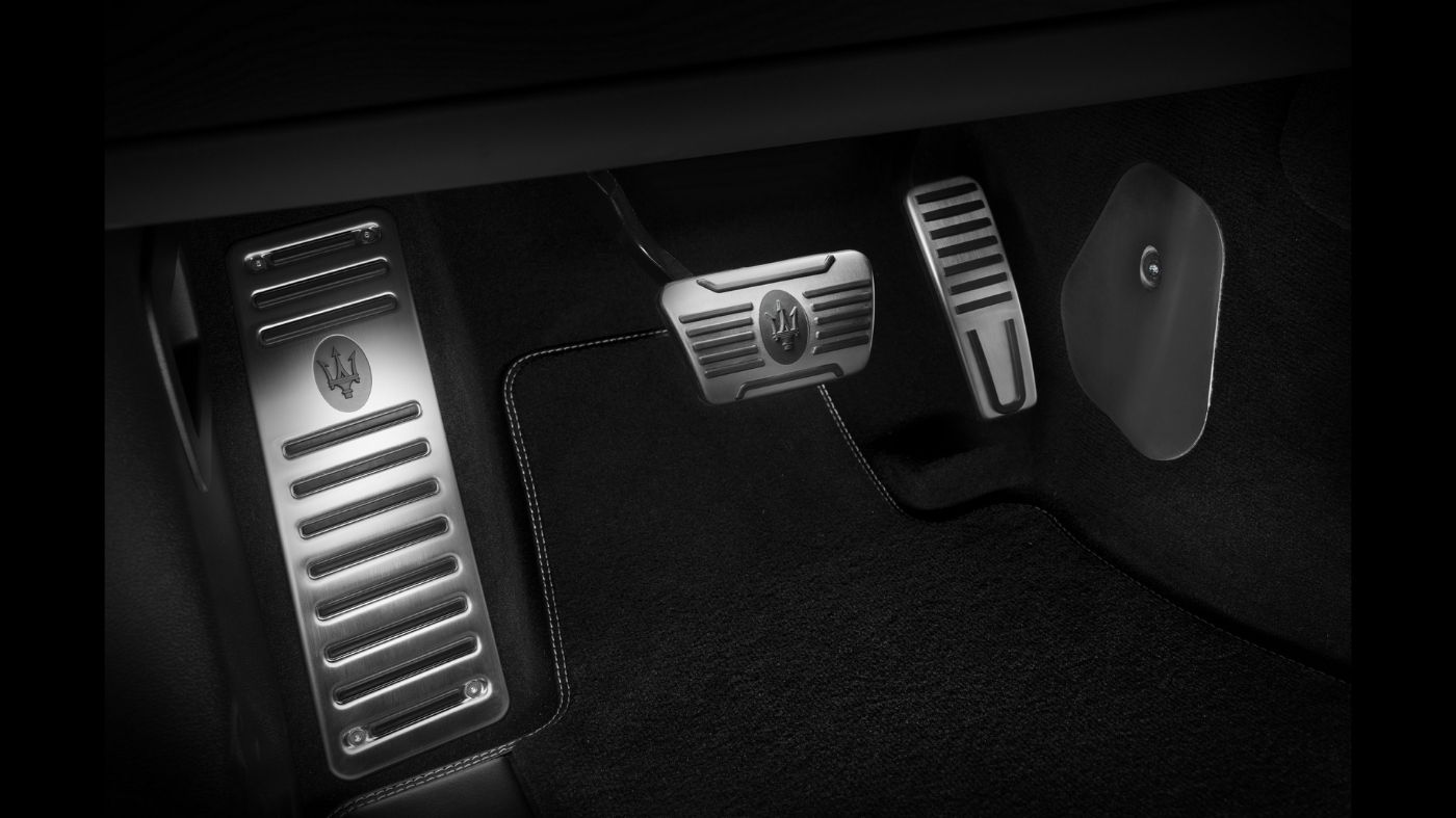 Sport pedals with Maserati Logo on the brand new Levante Trofeo V8